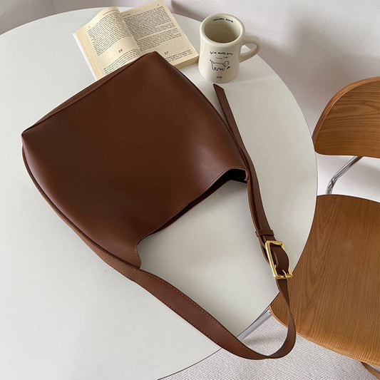 Leisure Bucket Bag